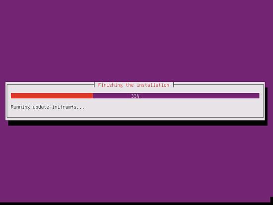 Der Ubuntu-Installer hat die Systeminstallation abgeschlossen.